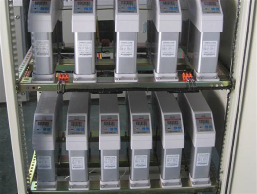 低壓開關(guān)柜內(nèi)電容器安全運行的電流、電壓和溫度有什么要求